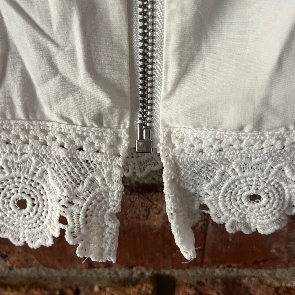 Floral Embroidered White Lace Cropped Top Size Medium - Picture 5 of 8